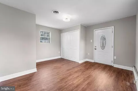 Entry Way - 38 4th St, Laurel, MD 20707 photo 3 of 4