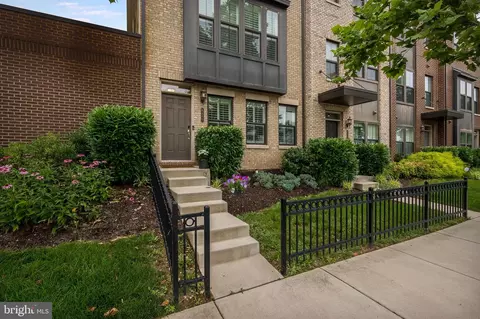 6400 47th St, Riverdale, MD 20737