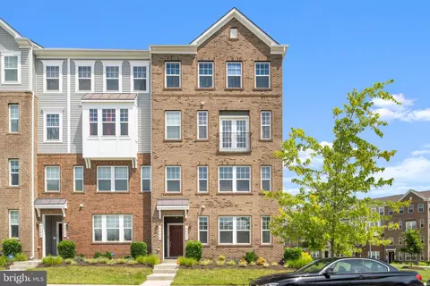 9624 Tealbriar Dr, Marlboro, MD 20772