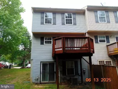 6111 Blacksmith Dr, District Heights, MD 20747 photo 2