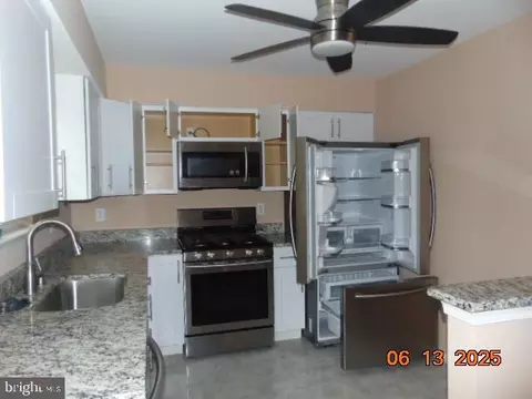 6111 Blacksmith Dr, District Heights, MD 20747 photo 5