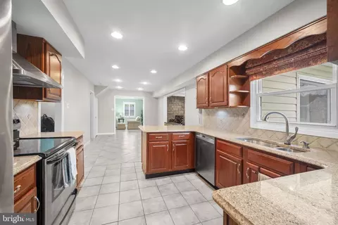 3402 Morlock Ln, Bowie, MD 20715 photo 5