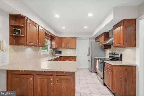 3402 Morlock Ln, Bowie, MD 20715 photo 4