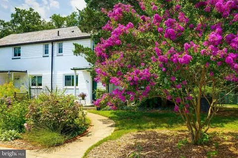 2 B Ridge Rd, Greenbelt, MD 20770