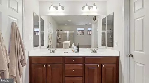 Entry Way - 13511 Bermingham Manor Dr, Laurel, MD 20708 photo 6 of 16