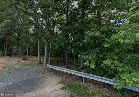 5546 Amber St, Lanham, MD 20706