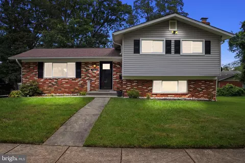 7003 Dolphin Rd, Lanham, MD 20706 photo 1