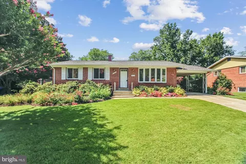 7404 Sweetbriar Dr, College Park, MD 20740