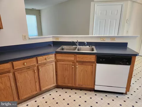 7412 Berryleaf Dr, Laurel, MD 20707 photo 6