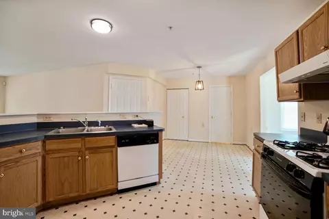 7412 Berryleaf Dr, Laurel, MD 20707 photo 9