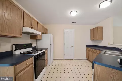 7412 Berryleaf Dr, Laurel, MD 20707 photo 5