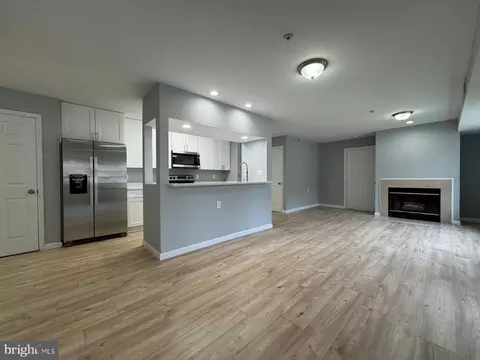 9812 Lake Pointe Ct #102, Marlboro, MD 20774
