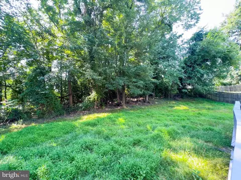 Exterior - 3703 Endicott Pl, Springdale, MD 20774 photo 3 of 6