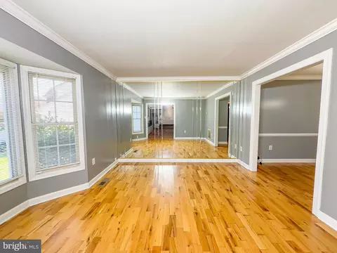 Living - 3703 Endicott Pl, Springdale, MD 20774 photo 6 of 9