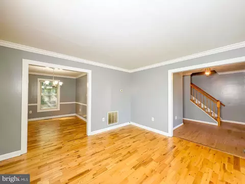 Living - 3703 Endicott Pl, Springdale, MD 20774 photo 8 of 9