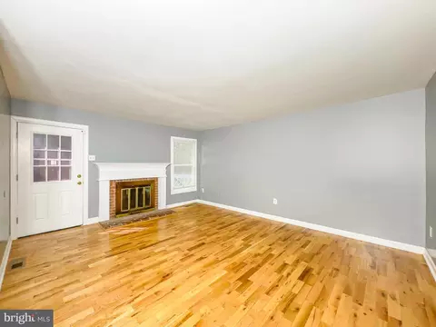 Living - 3703 Endicott Pl, Springdale, MD 20774 photo 1 of 9
