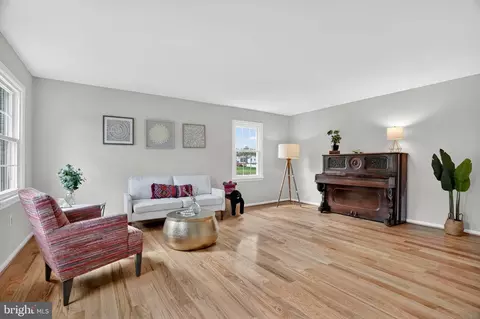 Living - 1758 Albert Dr, Bowie, MD 20721 photo 1 of 5