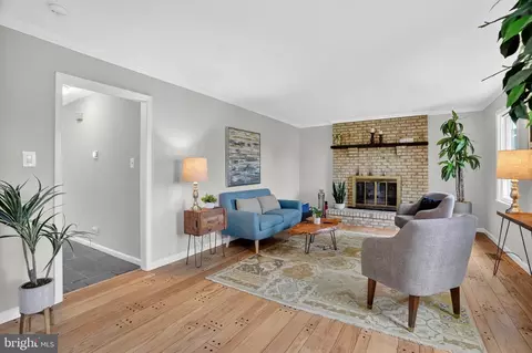 Living - 1758 Albert Dr, Bowie, MD 20721 photo 4 of 5