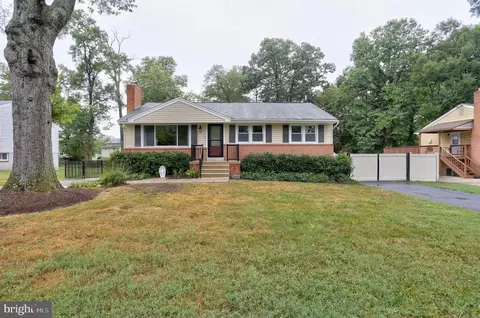 15404 Clayburn Dr, Laurel, MD 20707
