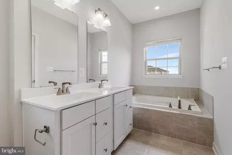 14825 Willow Run Ln, Laurel, MD 20707 photo 11