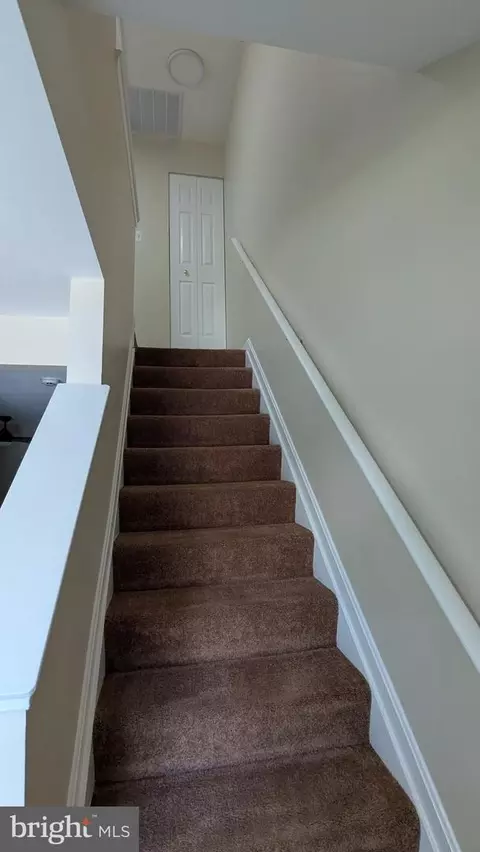 Entry Way - 2708 Red Oak Ln, Lanham, MD 20706 photo 5 of 8