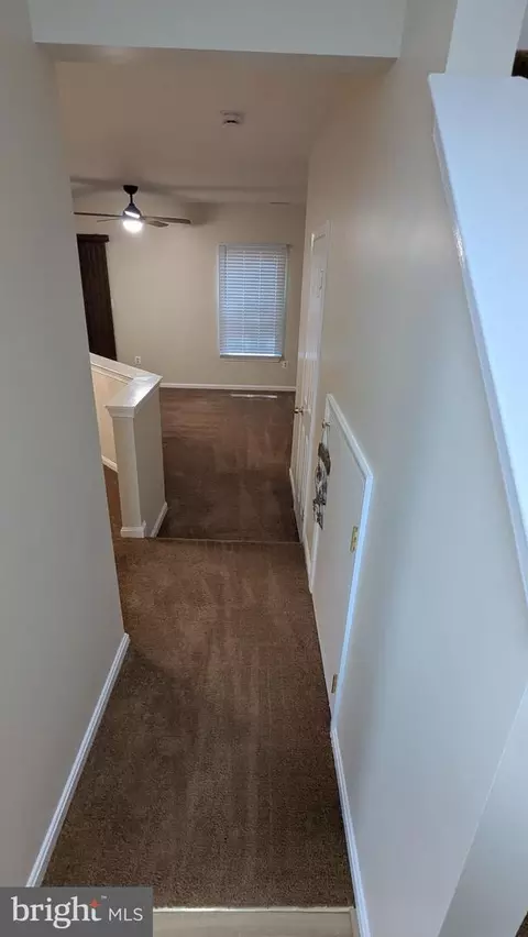 Entry Way - 2708 Red Oak Ln, Lanham, MD 20706 photo 3 of 8