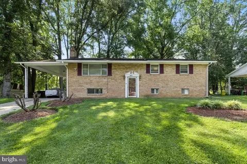 9803 Luke Ct, Marlboro, MD 20772