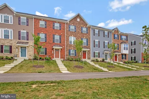 138 Summit Point Blvd, Bowie, MD 20716 photo 3