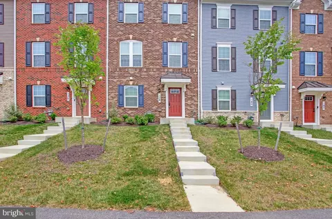 138 Summit Point Blvd, Bowie, MD 20716 photo 2