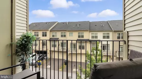 9405 Geaton Park Pl, Lanham, MD 20706 photo 16