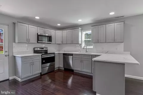 Kitchen - 7522 Surratts Rd, Clinton, MD 20735 photo 2 of 3