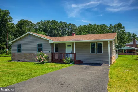 Exterior - 7522 Surratts Rd, Clinton, MD 20735 photo 2 of 3