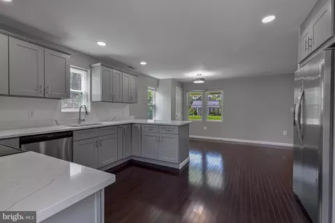 Entry Way - 7522 Surratts Rd, Clinton, MD 20735 photo 1 of 2