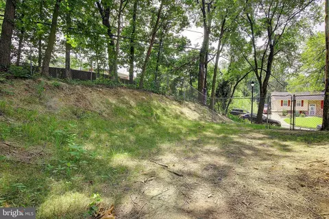 Exterior - 8700 Kiama Rd, Laurel, MD 20708 photo 9 of 11