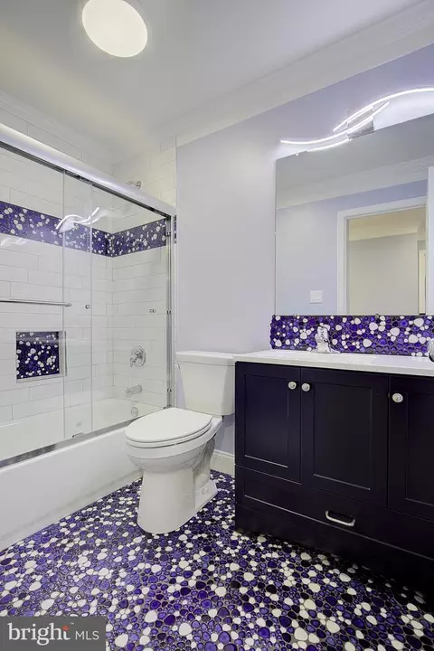 Bath - 8700 Kiama Rd, Laurel, MD 20708 photo 2 of 4