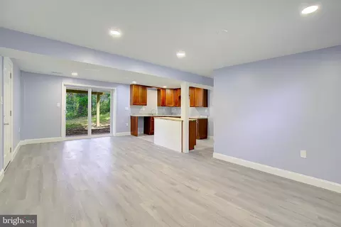 Living - 8700 Kiama Rd, Laurel, MD 20708 photo 4 of 6