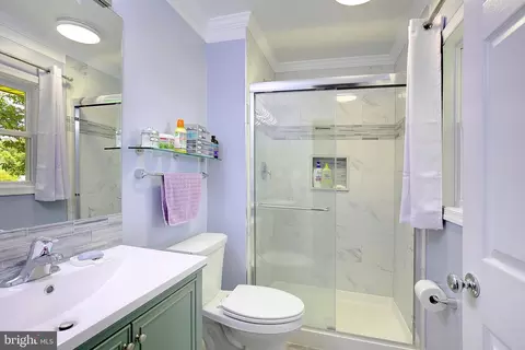 Bath - 8700 Kiama Rd, Laurel, MD 20708 photo 3 of 4