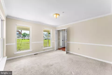 Living - 11709 Thrift Rd, Clinton, MD 20735 photo 9 of 13