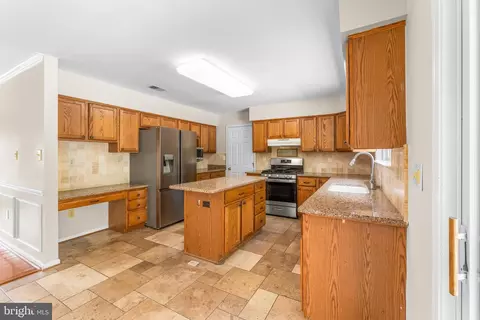 Kitchen - 11709 Thrift Rd, Clinton, MD 20735 photo 2 of 4