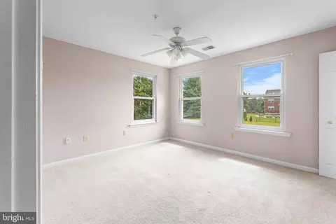Bedroom - 11709 Thrift Rd, Clinton, MD 20735 photo 4 of 6