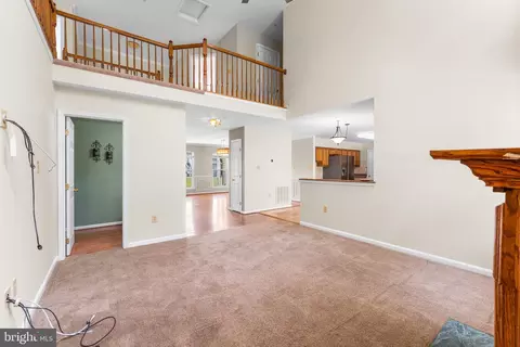 Living - 11709 Thrift Rd, Clinton, MD 20735 photo 7 of 13