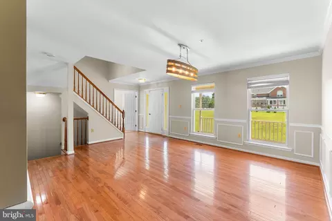 Living - 11709 Thrift Rd, Clinton, MD 20735 photo 2 of 13