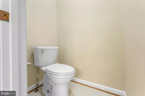Entry Way - 11709 Thrift Rd, Clinton, MD 20735 photo 4 of 10