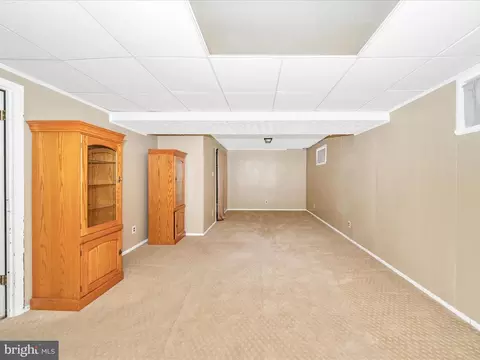 Living - 7019 Fitzpatrick Dr, Laurel, MD 20707 photo 12 of 12