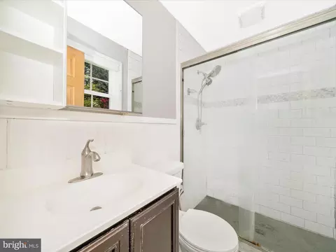 Bath - 7019 Fitzpatrick Dr, Laurel, MD 20707 photo 1 of 2