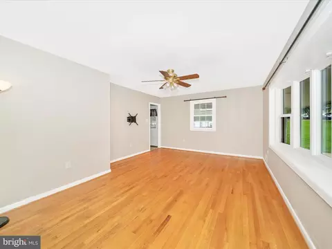 Living - 7019 Fitzpatrick Dr, Laurel, MD 20707 photo 3 of 12
