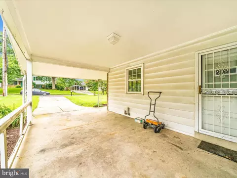 Exterior - 7019 Fitzpatrick Dr, Laurel, MD 20707 photo 11 of 12