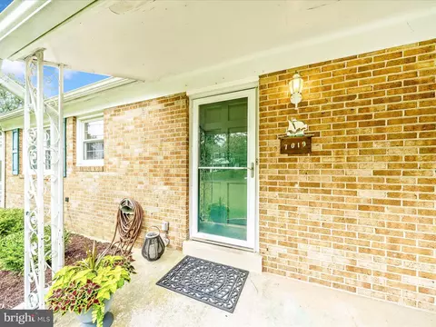 Exterior - 7019 Fitzpatrick Dr, Laurel, MD 20707 photo 2 of 12