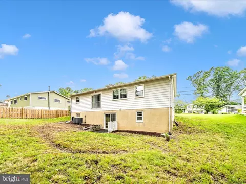 Exterior - 7019 Fitzpatrick Dr, Laurel, MD 20707 photo 4 of 12
