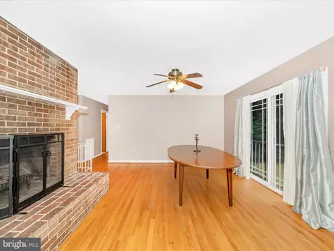 Living - 7019 Fitzpatrick Dr, Laurel, MD 20707 photo 10 of 12